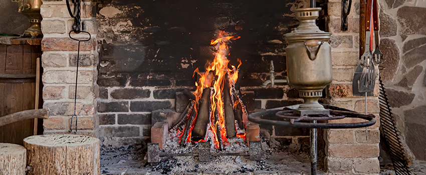 Traditional Fireplace Design Refurbishment Costs in Boucherville, Quebec